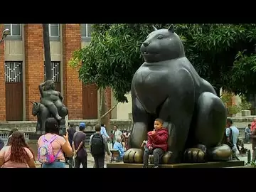À Medellin, le sculpteur et peintre Fernando Botero est célébré pour ses 90 ans