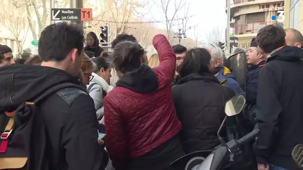 Rassemblement devant commissariat de Noailles