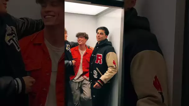 Elevator surprise 😂😂