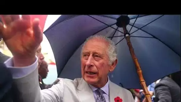 Charles et Camilla arrivent à la mosquée Mandhry le dernier jour