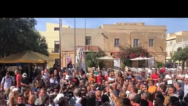 Face à l’afflux massif de migrants, la colère monte à Lampedusa
