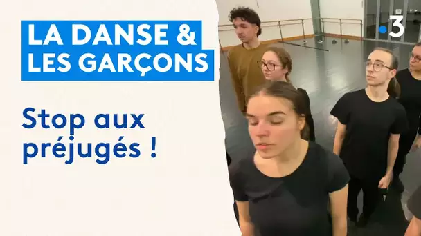 Portraits de jeunes garçons à l'école de danse de Saint-Benoit