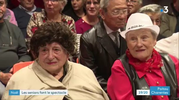 Les personnes âgées d'une résidence senior de Saint-Jean-de-Liversay montent sur scène
