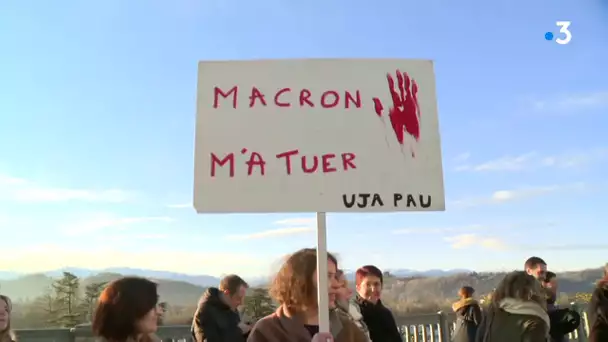 Les avocats interpellent Emmanuel Macron à Pau