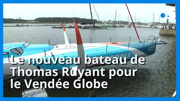 Mise à l'eau du nouveau bateau du skipper Thomas Ruyant pour le Vendée Globe