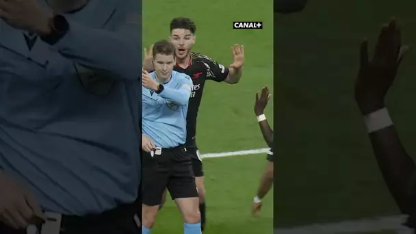 Mbappé réclame son pénalty 👀