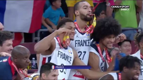 L'intégralité du podium pour les basketteurs français