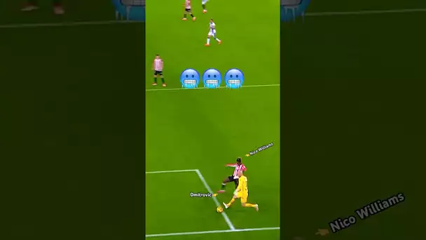 When the GOALKEEPER is a real BALLER 😳