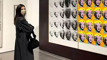 Kendall Jenner visite l'exposition Andy Warhol au Aspen Art Museum !