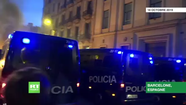 Des heurts entre des manifestants et la police éclatent lors de la grève à Barcelone