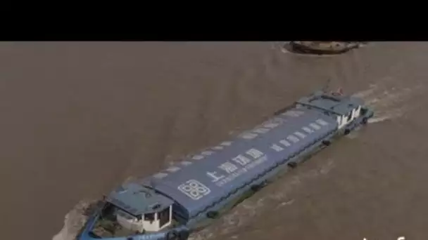 Chine, Shanghai : le fleuve Huangpu et le port fluvial