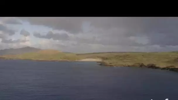 Chili, Île de Pâques : plage d'Anakena