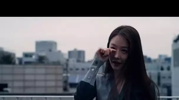 Il filme sa vie triste et fait un carton sur Internet !