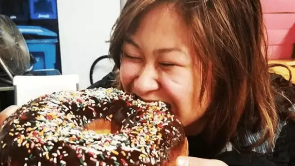 Une boulangerie américaine vous récompense pour avoir mangé un donut géant en trois minutes !