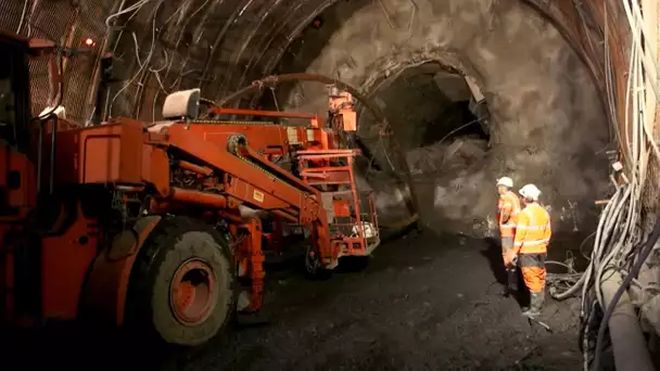 Le plus grand tunnel du monde : les mineurs face aux montagnes