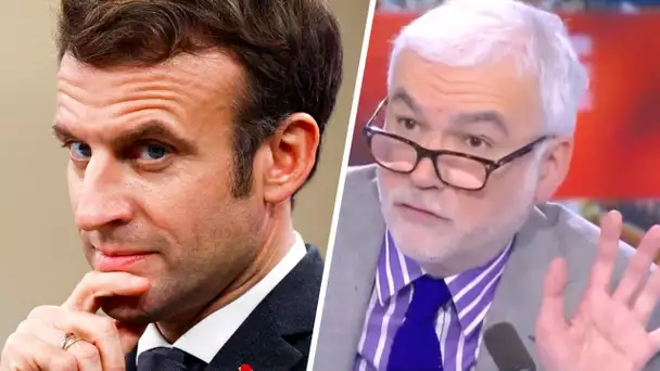 L'heure des Pros : "Emmanuel Macron fait l'essuie-glace : un coup à droite, un coup à gauche"