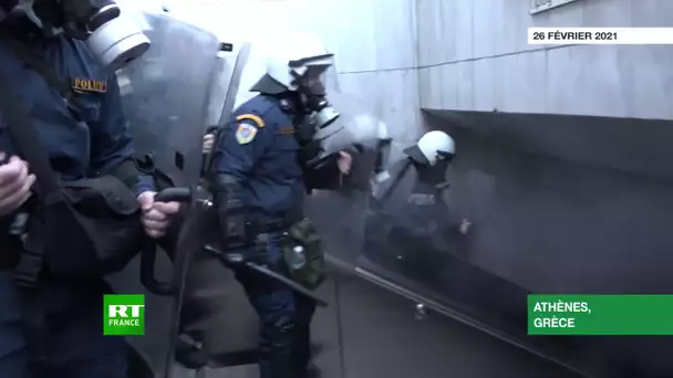 Athènes : affrontements entre police et militants d'extrême gauche à l'entrée d'un métro
