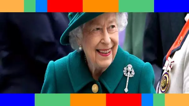 PHOTOS – Elizabeth II élégante à souhait pour une sortie royale avec Charles et Camilla