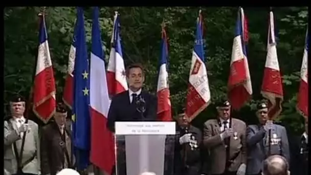 [Hommage aux résitants fusillés au Bois de Boulogne]