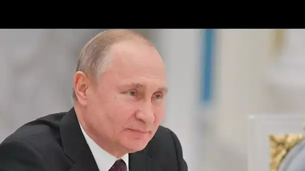 Vladimir Poutine s'exprime à l'Assemblée fédérale à Saint-Pétersbourg