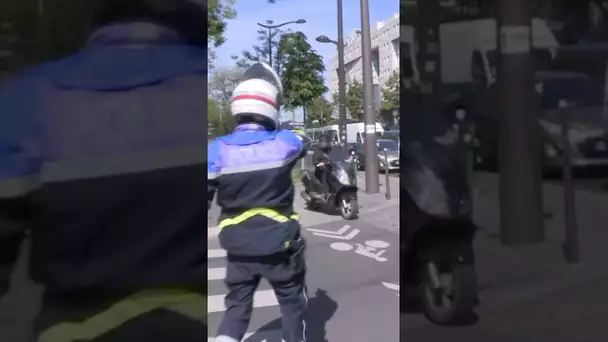 À Paris, les deux roues font leurs lois ! #shorts