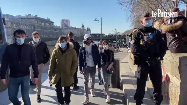 Quais de Seine : les policiers et les promeneurs jouent au jeu du chat et de la souris