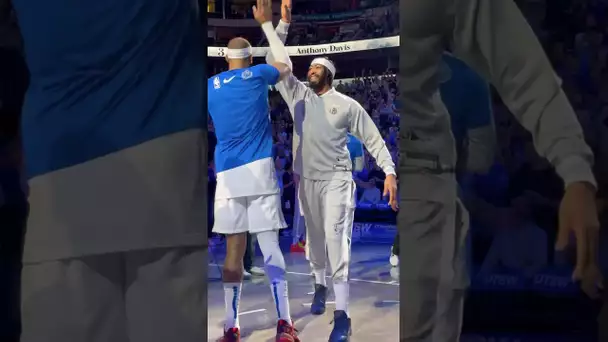 AD gets introduced to the Dallas crowd for the first time! 🙏