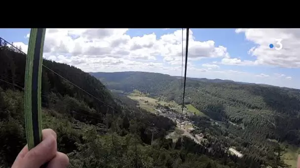 On a testé pour vous la tyrolienne la plus inclinée de France, à Mijoux