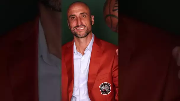 This year’s Hoophall jackets featured a special surprise for the 2022 class 👀 #22HoopClass