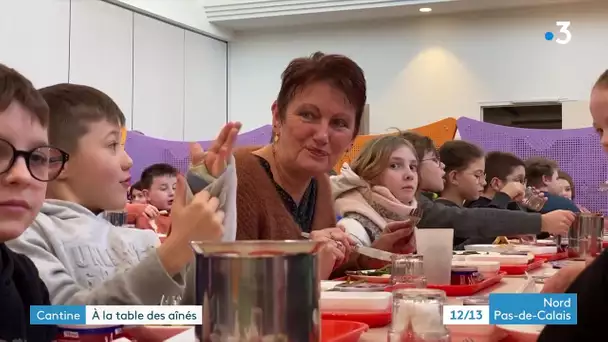 Cantine intergénérationnelle : le temps d'un repas, aînés et élèves se partagent leurs histoires