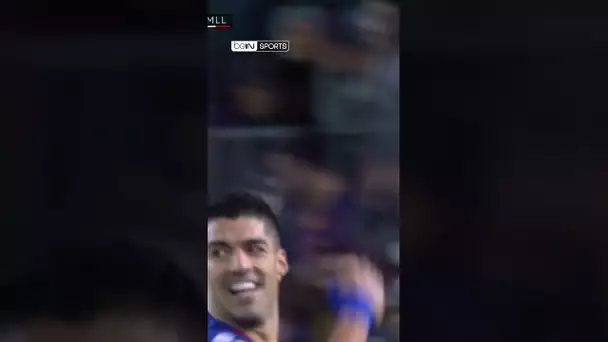 🔥 Qui d'autre que Luis #Suarez est assez fou pour tenter (et réussir) une talonnade comme ça ?