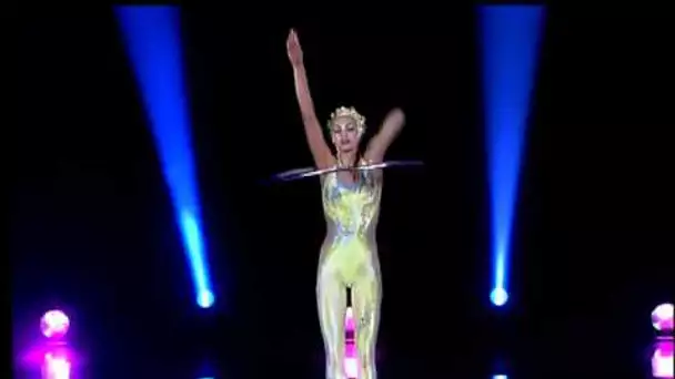 Masha Silaeva - Cirque du Soleil - Houla hoop - Le Plus Grand Cabaret Du Monde
