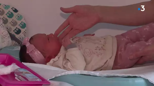 Substances nocives et santé des bébés : l'hôpital de Limoges mise sur le savon et la pédagogie