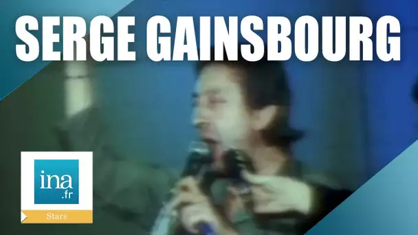 1980 : Serge Gainsbourg chante "La Marseillaise" devant les paras | Archive INA