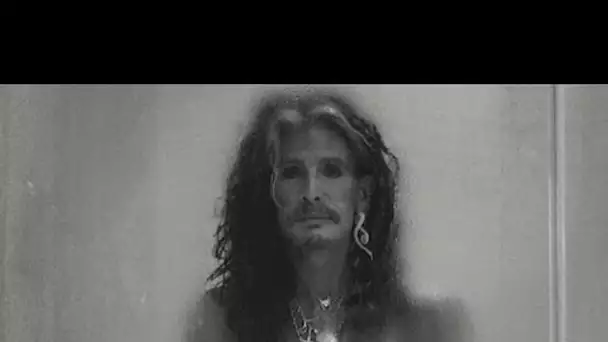 Steven Tyler star du groupe Aerosmith pose totalement nu à 71 ans