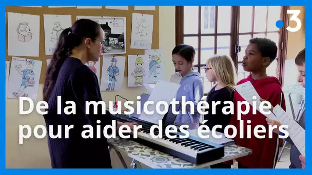 Un atelier de musique pour aider des écoliers à dépasser leur handicap ou leur timidité