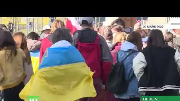 Allemagne : manifestation devant le bureau de la Chancellerie en soutien à l'Ukraine