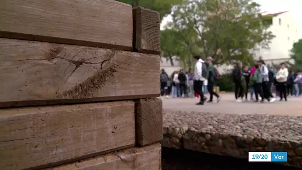 Education : récréation statique dans un collège de La Garde