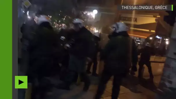 Grèce : affrontements entre policiers et manifestants antifas