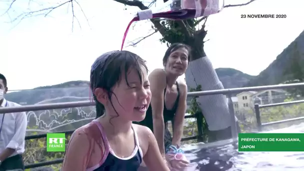 Japon: une station thermale propose à ses visiteurs de se détendre dans une piscine de… Beaujolais !