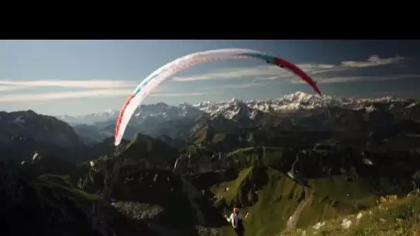 "Marche et vol" dans les Alpes : 1200 kilomètres à pied et en parapente