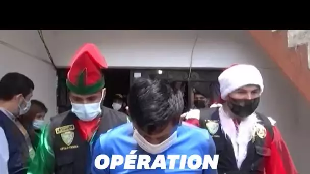 Au Pérou, ces policiers se sont déguisés en père Noël et en elfe pour arrêter un dealer présu