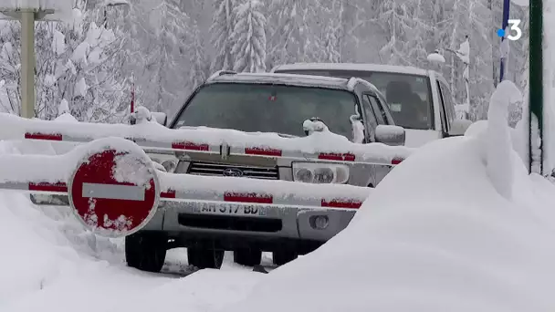 Haute-Savoie : la galère des usagers à Argentières à cause du risque d'avalanches
