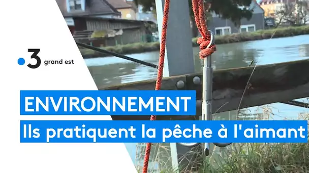 Strasbourg : deux jeunes pratiquent la pêche à l'aimant pour protéger la nature