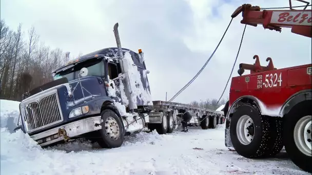 Les routes du grand nord canadien ne sont pas faciles