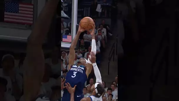 Jaden SKIES for the alley-oop JAM!