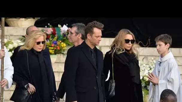 Héritage de Johnny Hallyday  la stratégie de Laura et David pour « assurer leurs arrières »