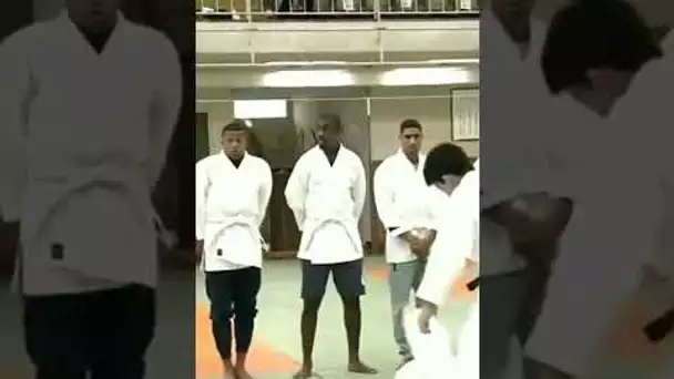 Kylian Mbappé choqué lors d’une présentation de judo