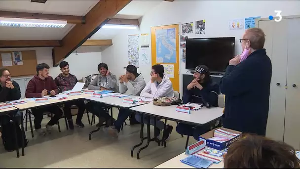 Des ateliers de langue française pour les réfugiés Afghans arrivés à Pontarlier