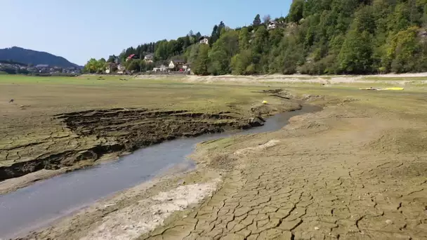 Sécheresse à Villers-le-Lac (Doubs) : un paysage de désolation